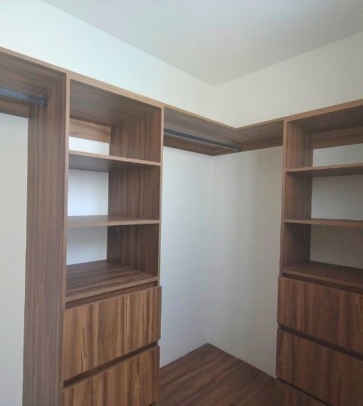 Vestidor recámara principal del modelo Milo en Aronah Alba, León Gto